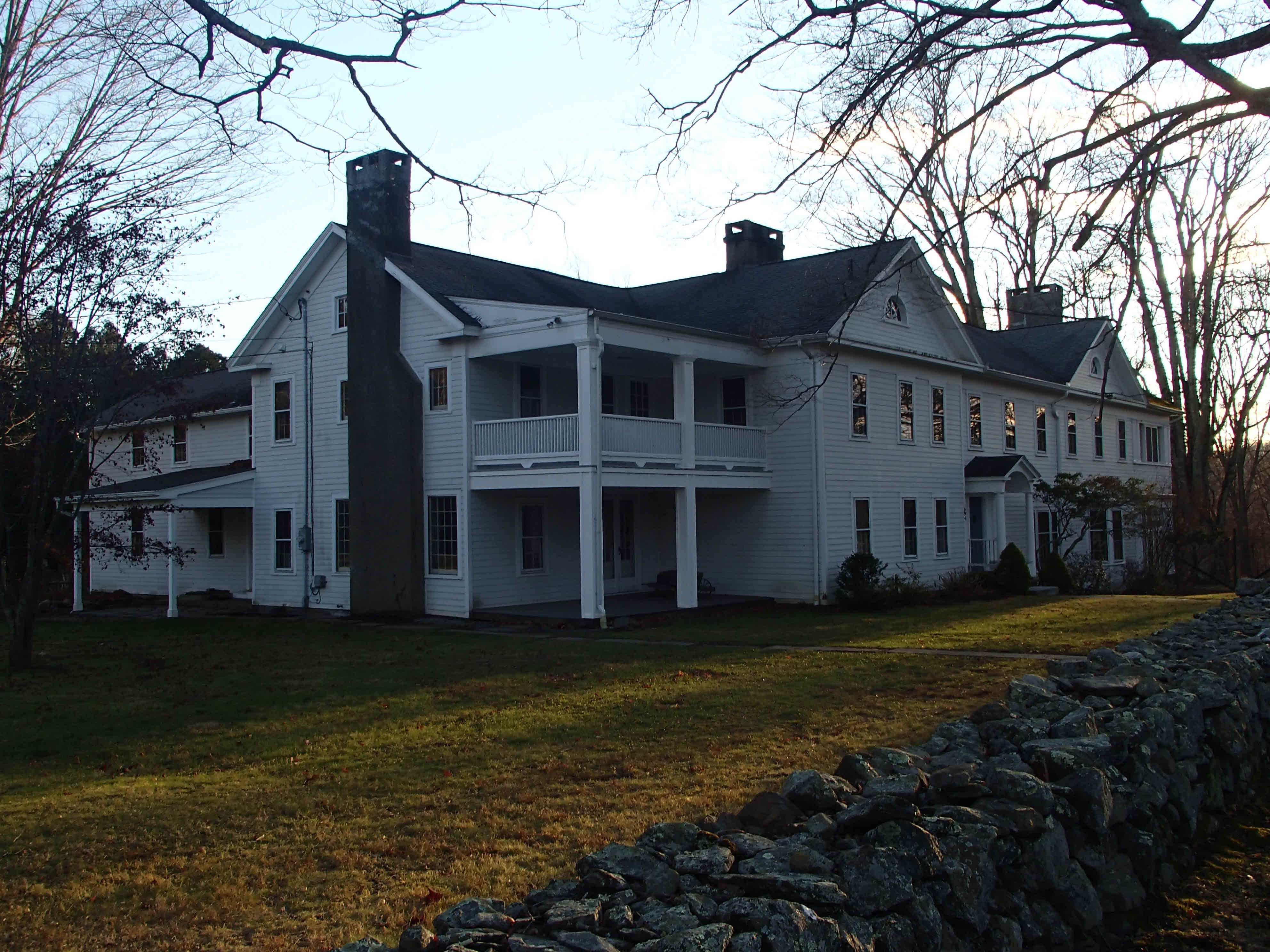 Building photograph for 694 SKYLINE RIDGE RD
